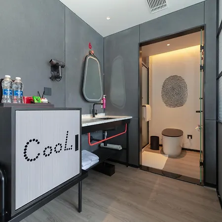 Moxy Chongqing Hotel Exterior photo
