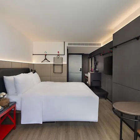 Moxy Chongqing Hotel Exterior photo