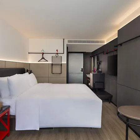 Moxy Chongqing Hotel Exterior photo