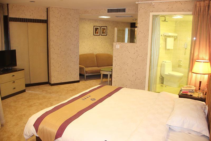 Moxy 4*