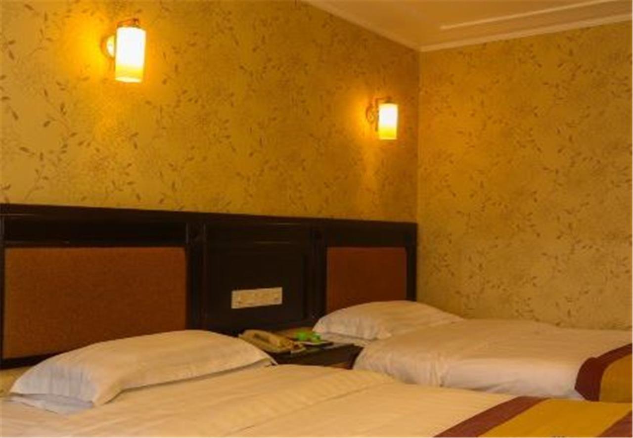 Moxy 4*